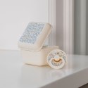 BIBS LIBERTY PACIFIER BOX ELOISE IVORY 2 w 1 etui do smoczków oraz pojemnik do sterylizacji smoczków