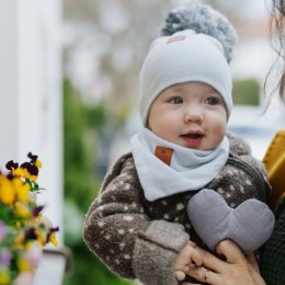 Hi Little One czapka z chustą komplet ALPACA BOHO Sage S Pom Pom