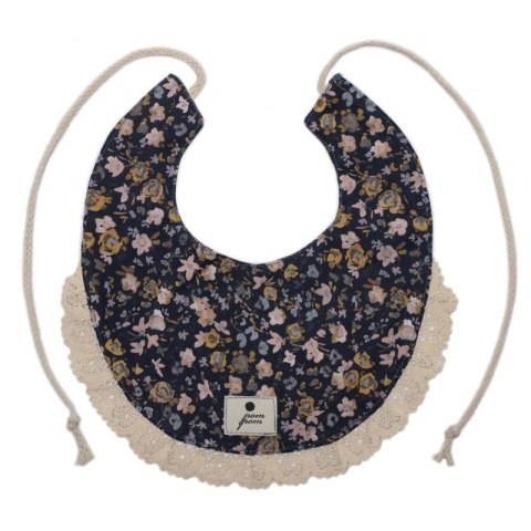 Hi Little One śliniak wiązany BOHO FLOPI Navy Pom Pom